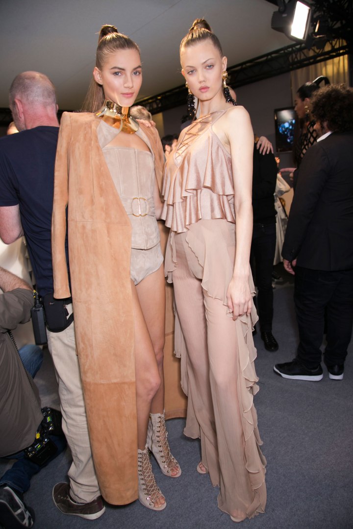 Lindsey-Wixson-Balmain-Ready-To-Wear-Show-Collection-Spring-Summer-SS-2016-Paris-Fashion-Week-Backstage