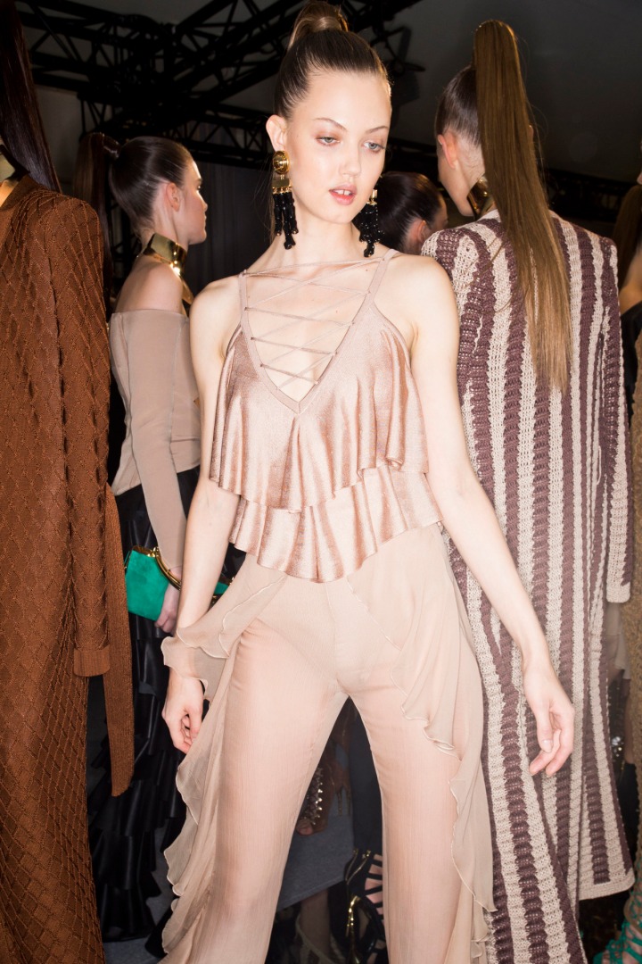 Lindsey-Wixson-Balmain-Ready-To-Wear-Show-Collection-Spring-Summer-SS-2016-Paris-Fashion-Week-Backstage