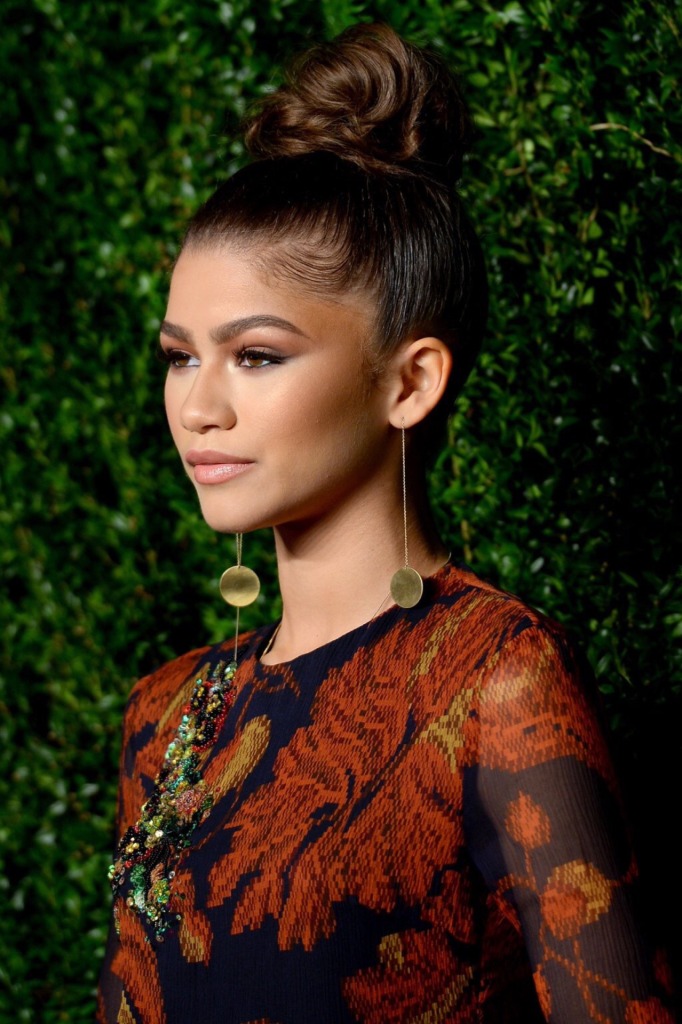Zendaya-style-outfit-CFDA-Vogue-Fashion-Fund-12th-2015-brother-vellies